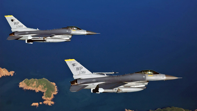 Illustration for article titled 75 Amazing Images Of U.S. Air Power In South Korea